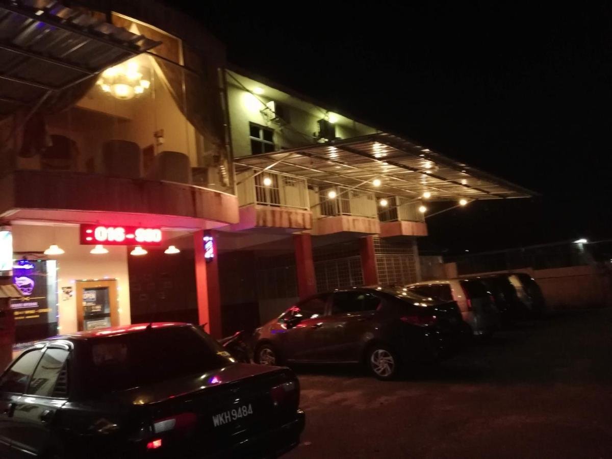 Daisyinn Budget Hotel Kuala Terengganu Кампонг Гонг Бадак Экстерьер фото
